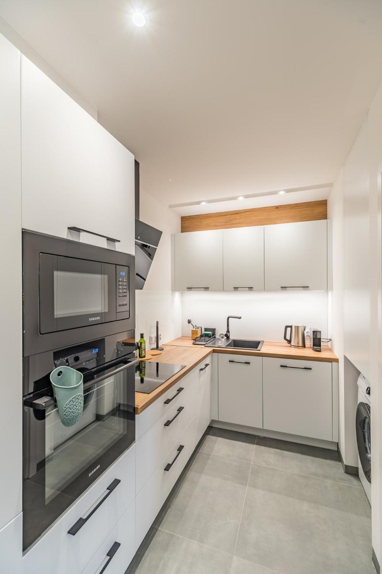 Apartment Business - 47m2, Balcony And Parking By Rentujemy Krakow