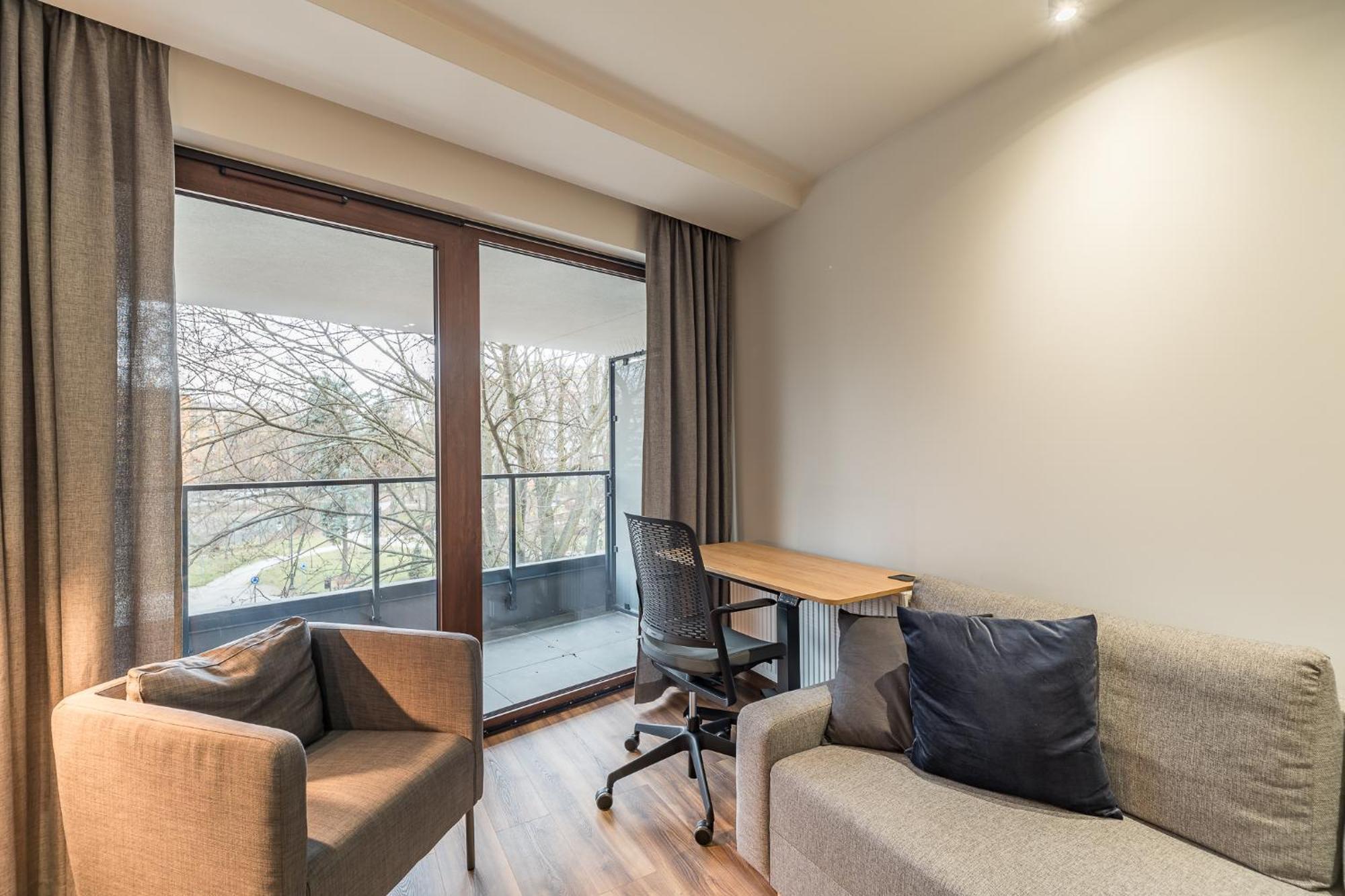 Apartment Business - 47m2, Balcony And Parking By Rentujemy *